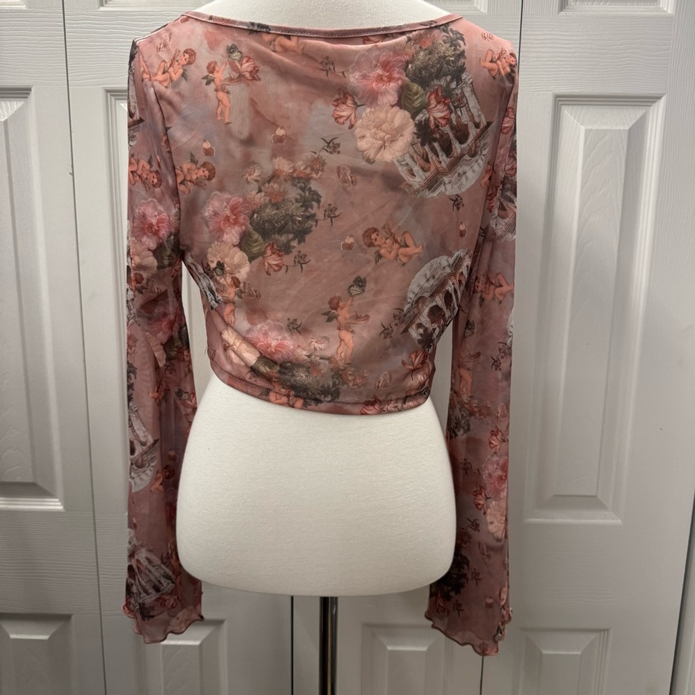 SHEIN Privé Angel and Floral Print Sweetheart Neck Trumpet Sleeve Crop Top - Picture 5 of 7